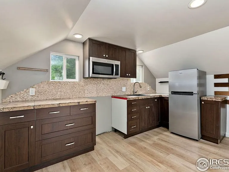 317 N Whitcomb St — Photo 5