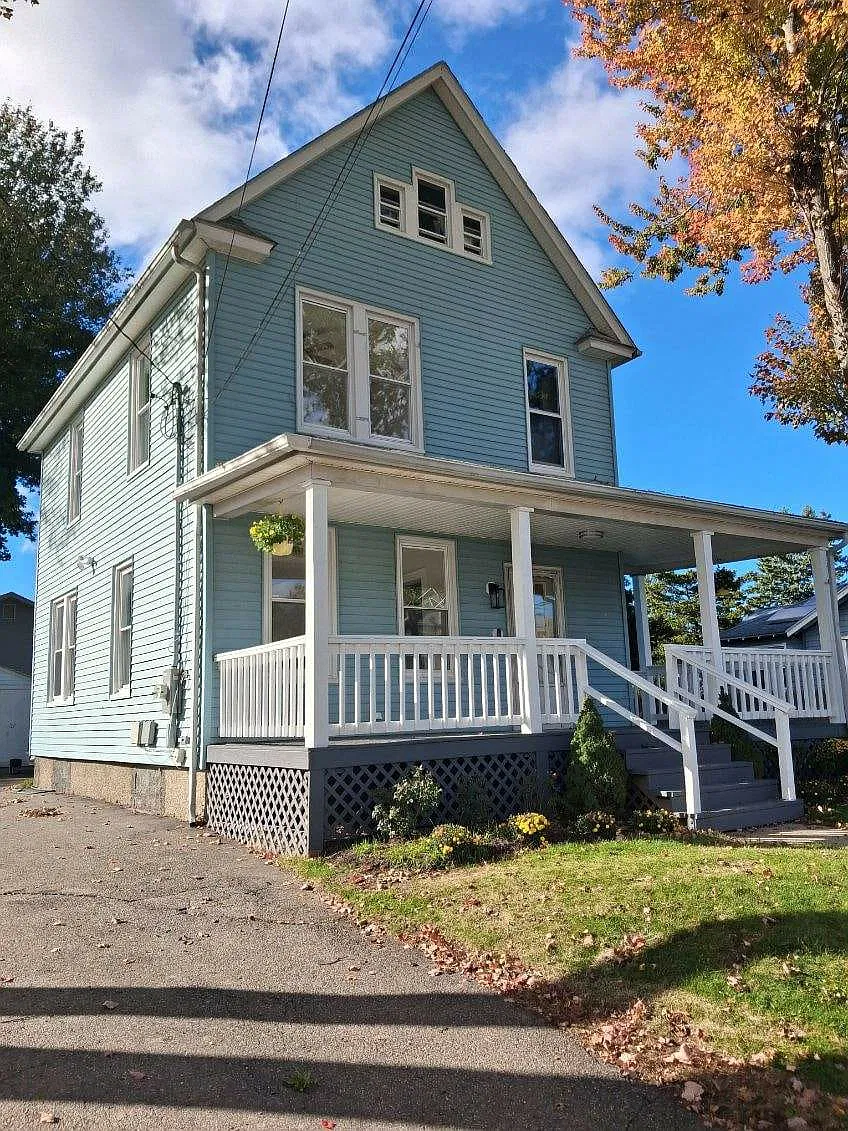 4 bed, 2.5 bath, 1883 sqft, $4,750 — Photo 3