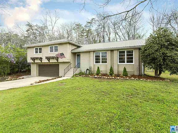 2nd image of 928 Shady Brook Cir