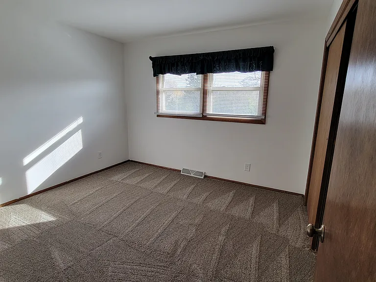 8233 Imperial Dr — Photo 6