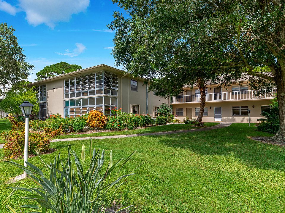 1st image of 11 Lake Vista Trl APT 102