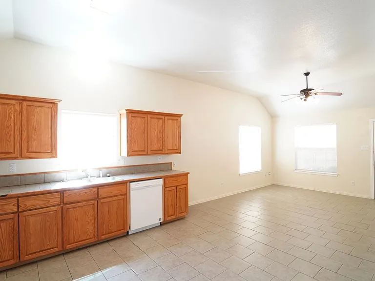 327 S Blue Jay Ct — Photo 9