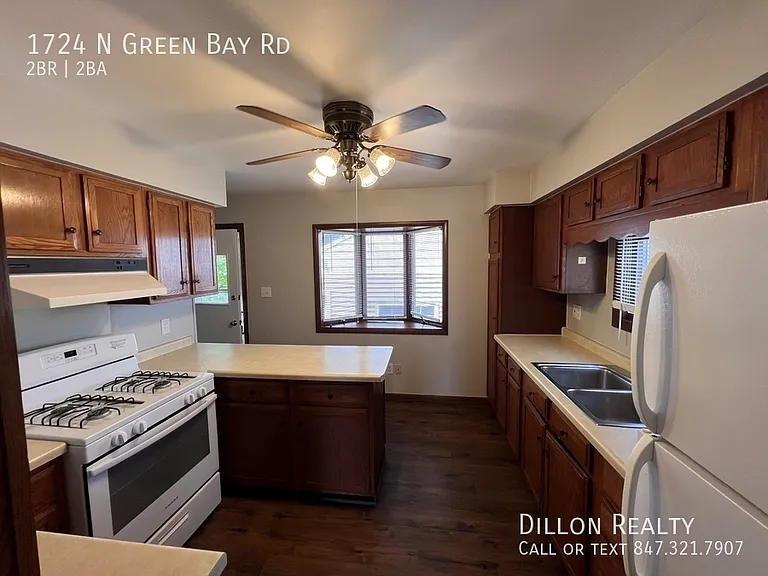 1724 N Green Bay Rd — Photo 8