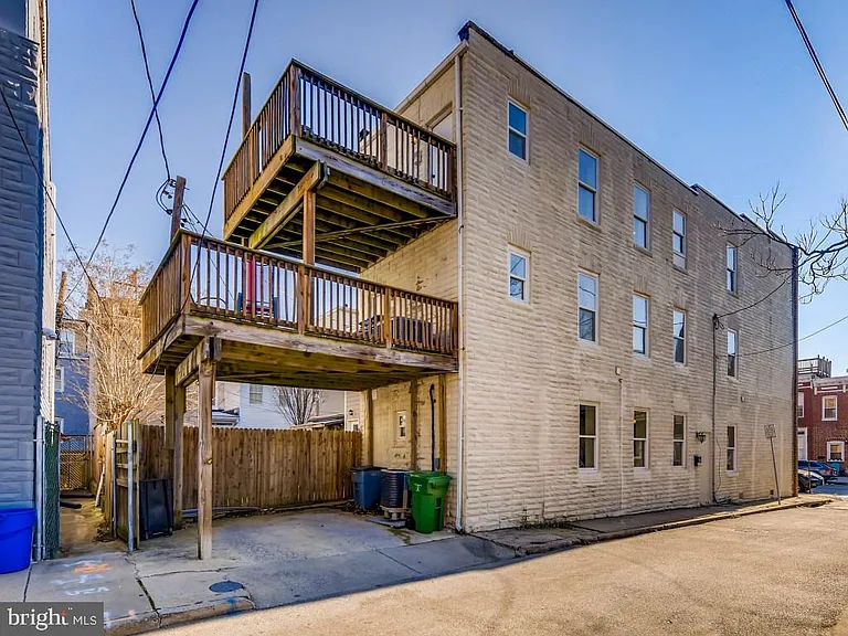 1433 Olive St — Photo 12