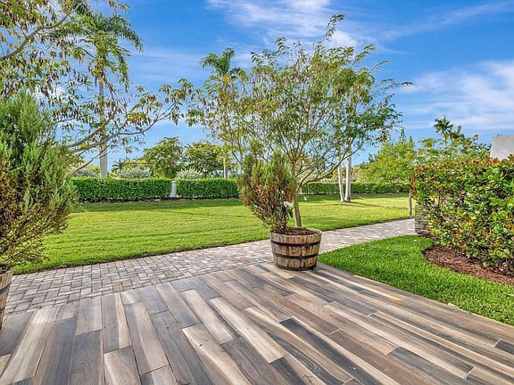 3rd image of 4509 E Aqua Bella Ln