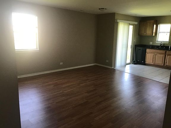 4th image of 29 N Park Blvd