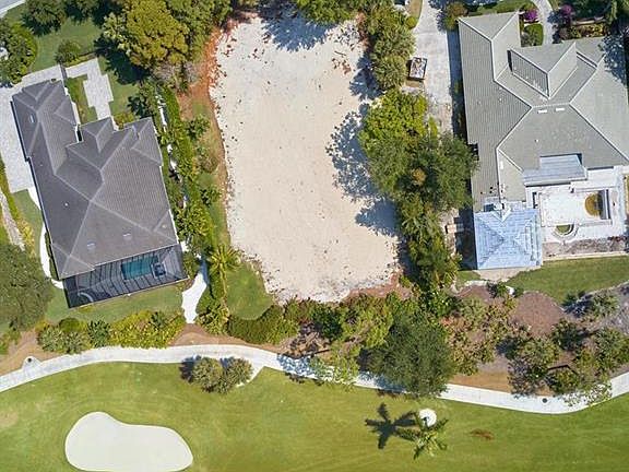 5th image of 3851 Woodlake Dr