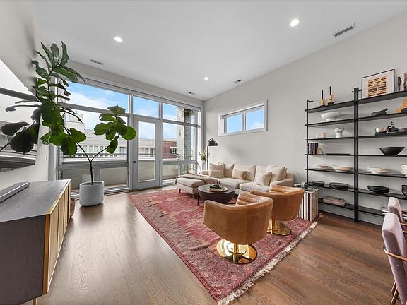 3rd image of 3024 W Armitage Ave Unit 7