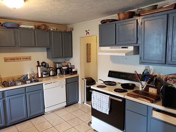 3rd image of 620 Johnson St