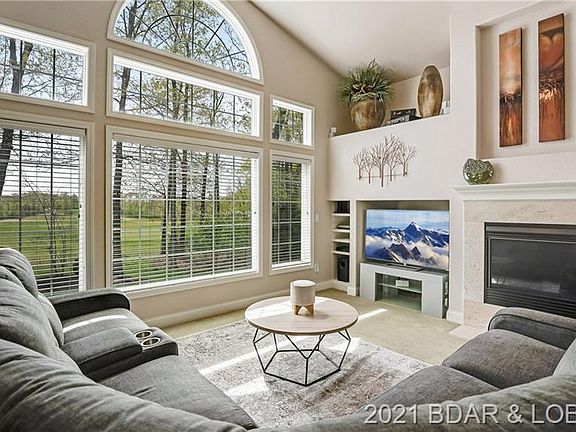 5th image of 10 Southshore Pl
