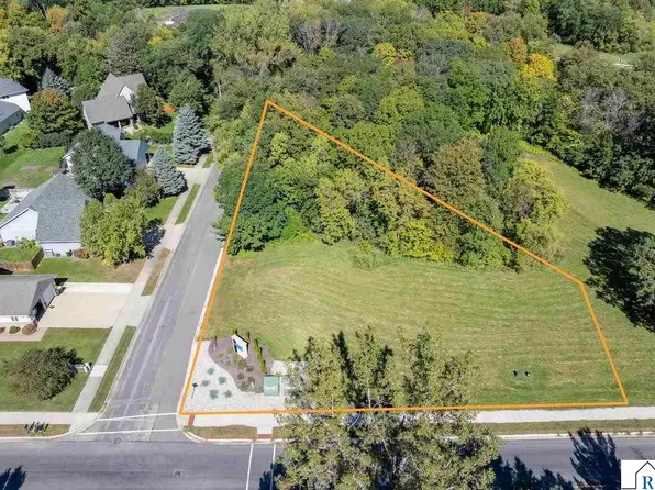 1690 Countryside Dr, North Mankato, MN 56003