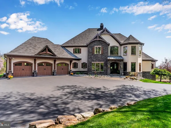 360 Fishing Creek Valley Rd, Harrisburg, PA 17112