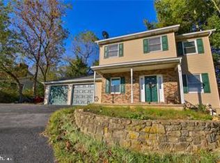 2204 Tree Line Dr, Easton, PA 18040