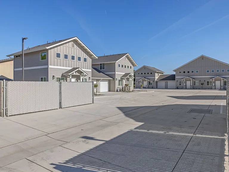 1363 W Grangeville Blvd — Photo 31