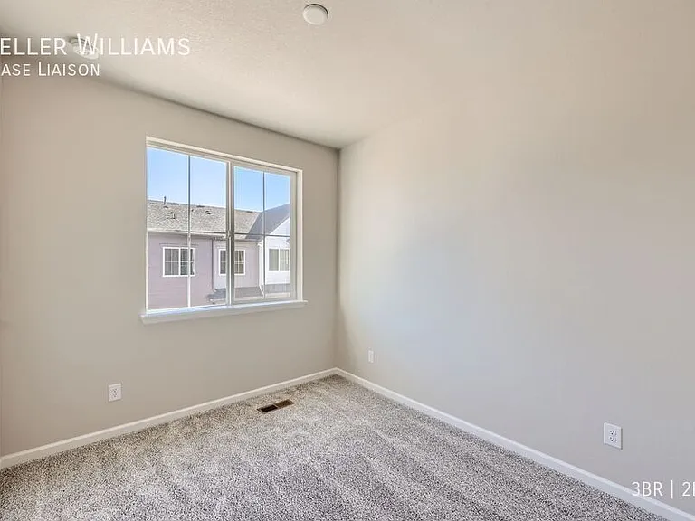 477 Millwall Cir — Photo 11