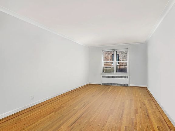 4th image of 305 W 52nd St APT 2K