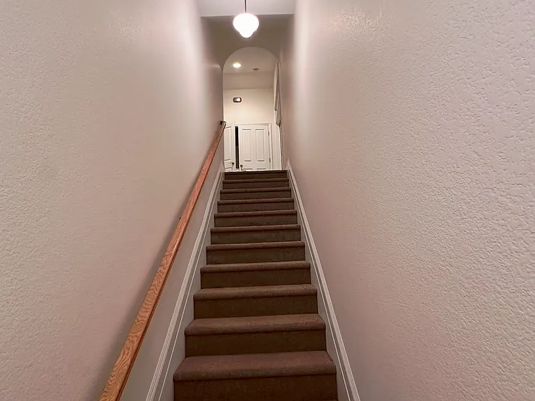 Delta Dr — Photo 4