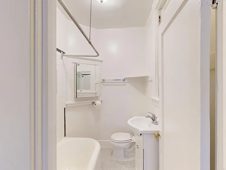 925 Geary Street — Photo 5
