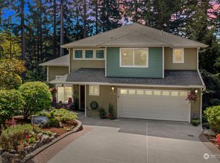 10809 Circle Dr, Bothell, WA 98011