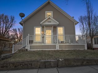 913 E Chestnut St, Bloomington, IL 61701