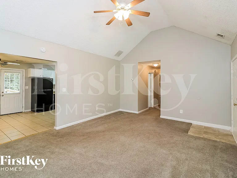 6013 Radford Dr — Photo 4