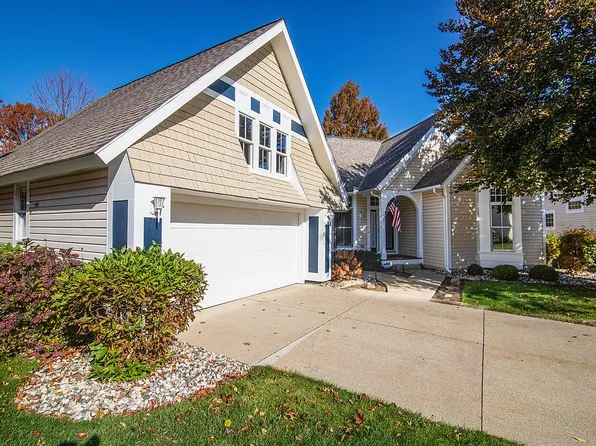 995 Pebble Creek Ct, Holland, MI 49424