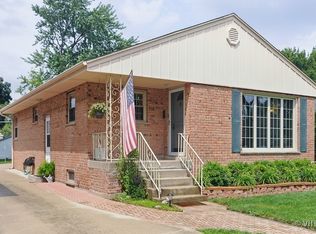 116 S Pine St, Mount Prospect, IL 60056