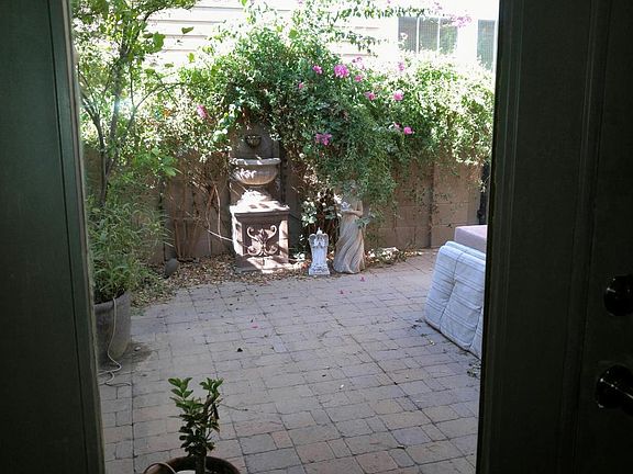 5th image of 4422 N Sycamore Dr