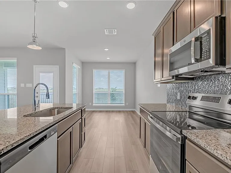 4537 Allison Dr — Photo 11