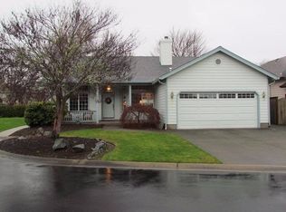 2211 Blue Heron Ct, Grants Pass, OR 97526