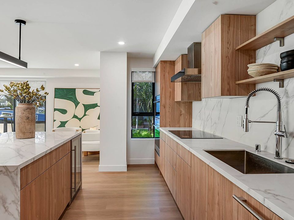 Palma Beverly Hills 1BR Kitchen