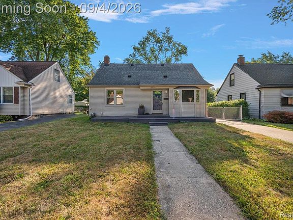 3rd image of 28494 Everett St
