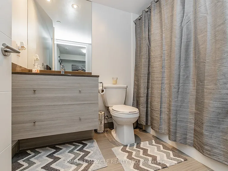 525 Adelaide St W #501 — Photo 8