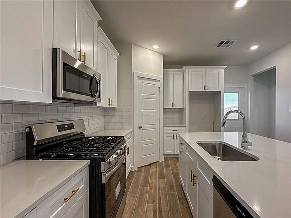 7th image of this home