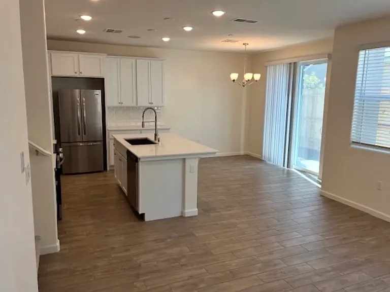 1507 Redbrick Ln — Photo 5