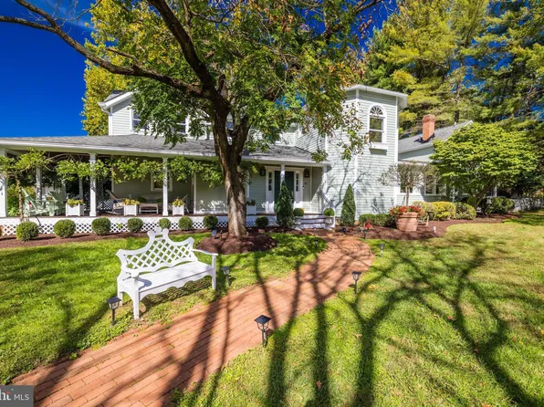 800 Leigh Mill Rd, Great Falls, VA 22066