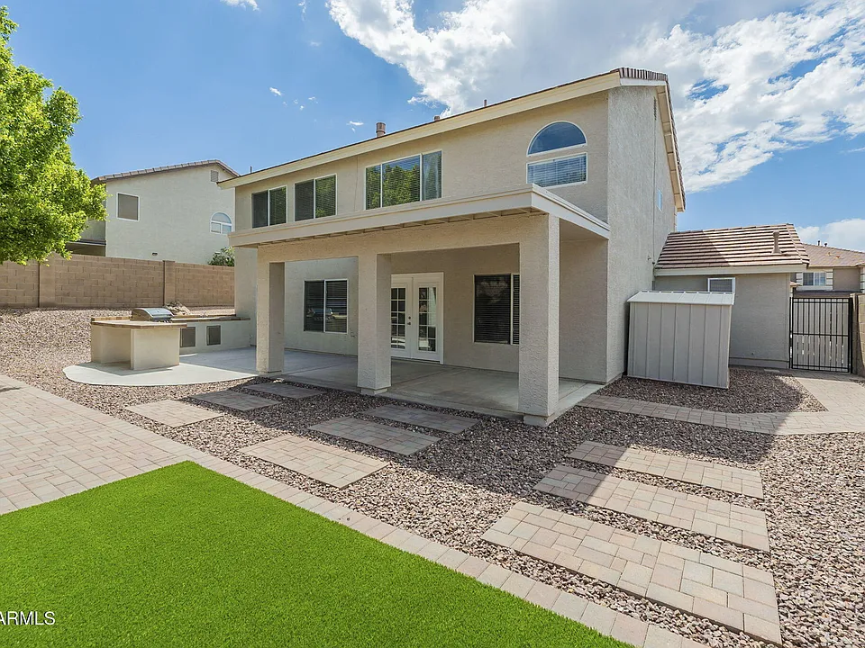 6326 W El Cortez Pl
