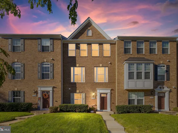 1108 Oakwood St, Fredericksburg, VA 22401