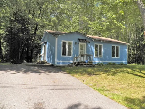 25 Woodlawn Avenue, Hillsborough, NH 03244