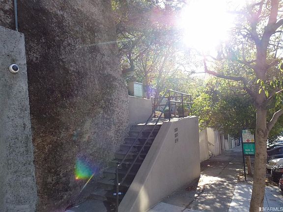 3rd image of 1139 Green St