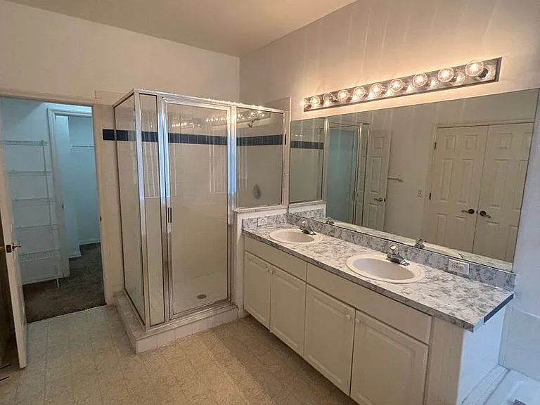 2915 Sunset Lakes Blvd — Photo 23
