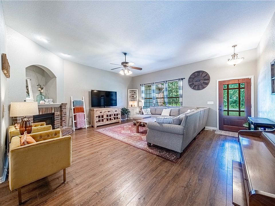 1st image of 39 Clevelys Ln