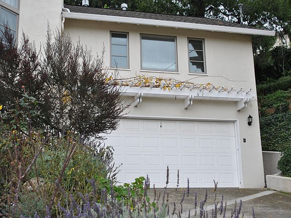 The unit is facing SF and the Bay with double pane windows.