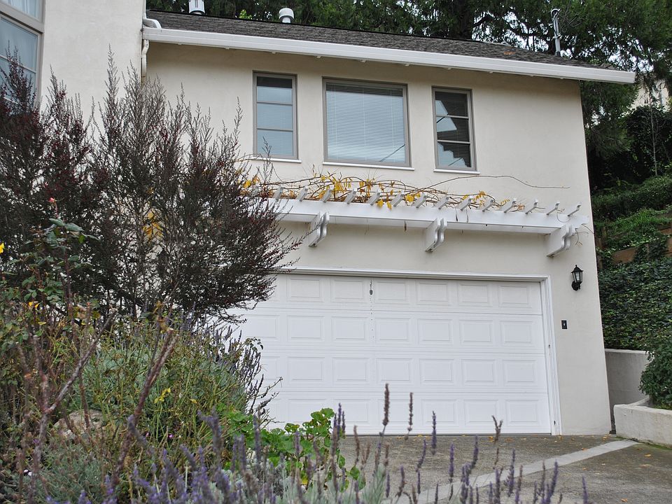 The unit is facing SF and the Bay with double pane windows.