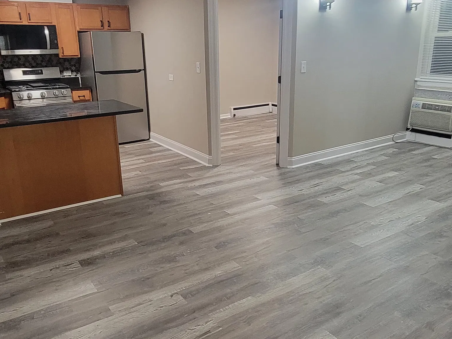 2 bed, 700 sqft, $1,750 — Photo 2