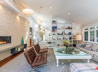 374 E Rustic Rd, Santa Monica, CA 90402