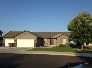 2013 Wellington Dr, Yakima, WA 98903