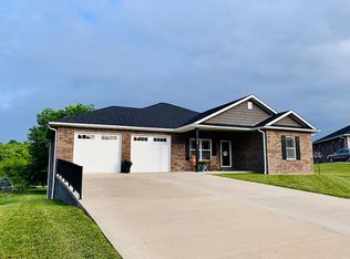 210 Spring Park Ct, Jefferson City, MO 65109