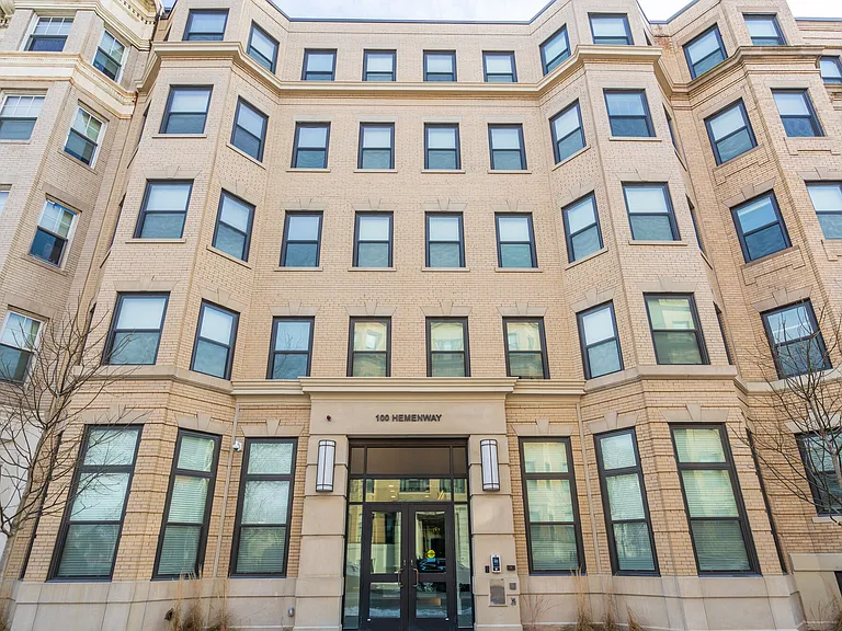 100 Hemenway — Photo 6