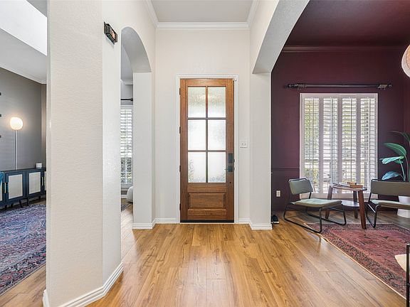 3rd image of 402 Brookside Dr